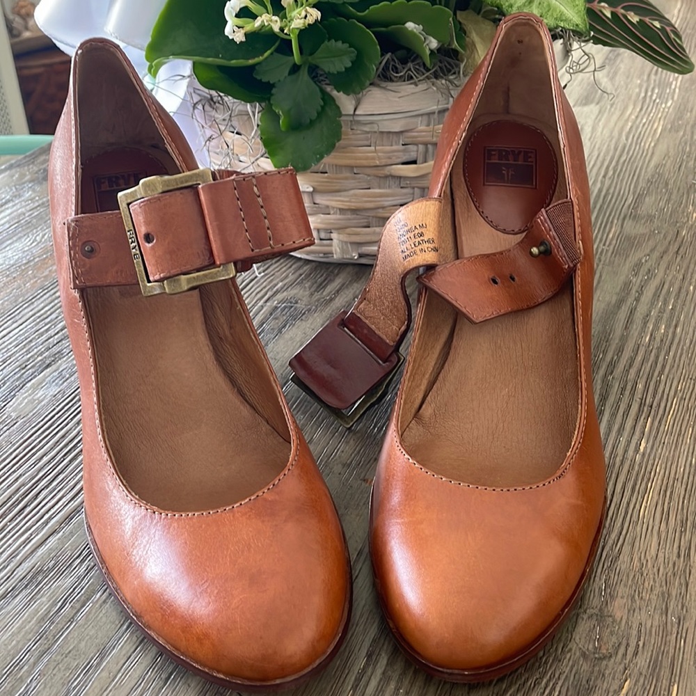 Frye wedge heals